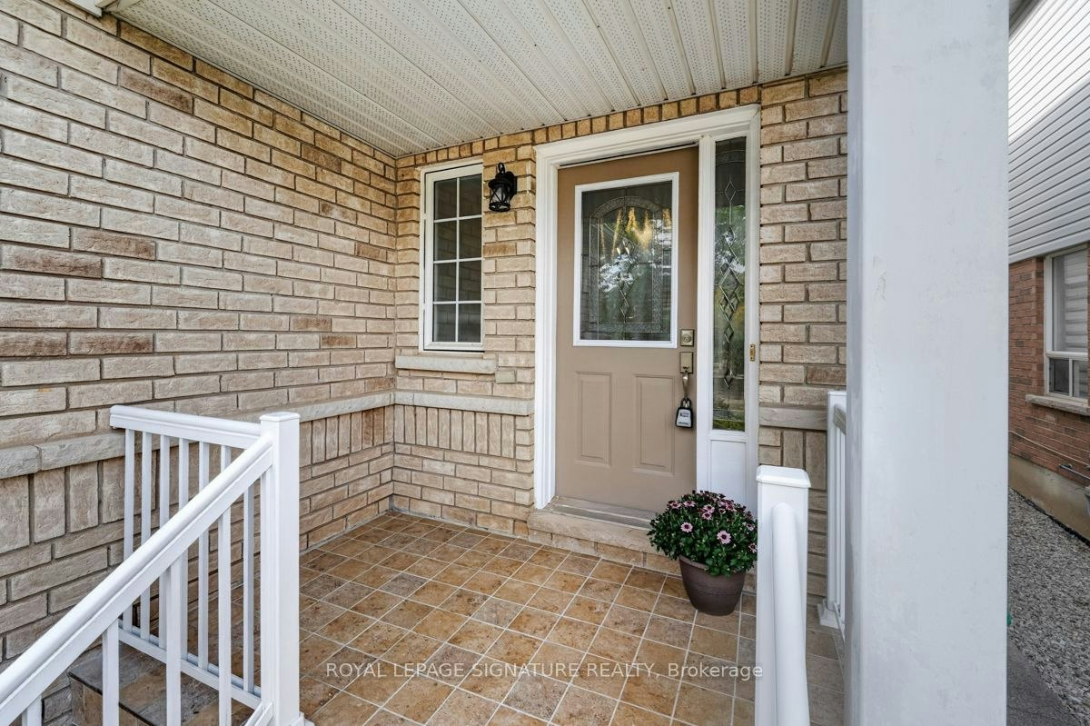 19 Mossgrove Crescent, Brampton, ON, L7A 3E6 - 3