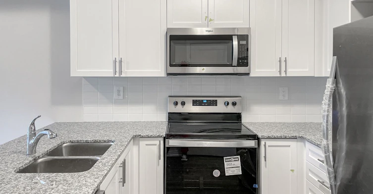 107-1565 Rose Way, Milton, ON, L9T 7E7 - 3
