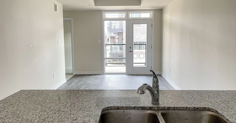 107-1565 Rose Way, Milton, ON, L9T 7E7 - 6