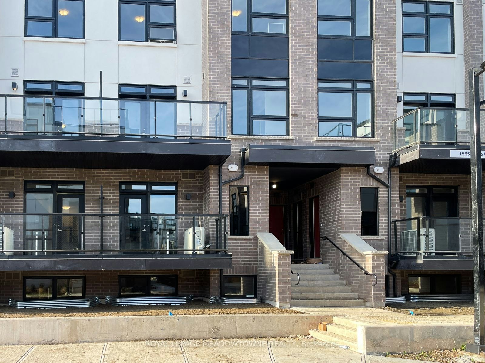 107-1565 Rose Way, Milton, ON, L9T 7E7 - 2