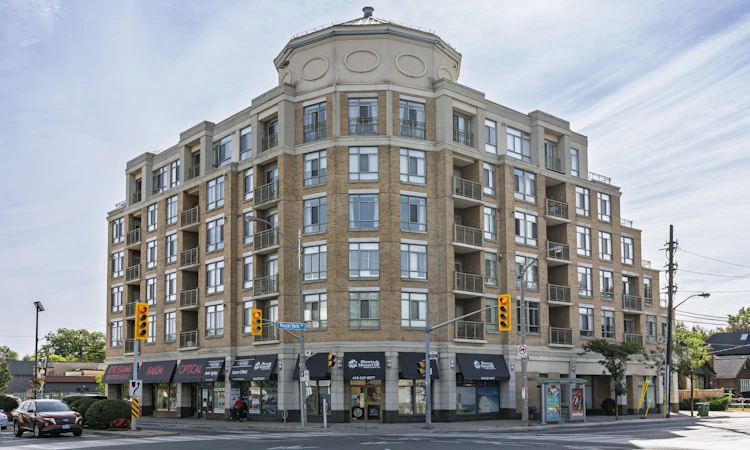 407-935 Royal York Road