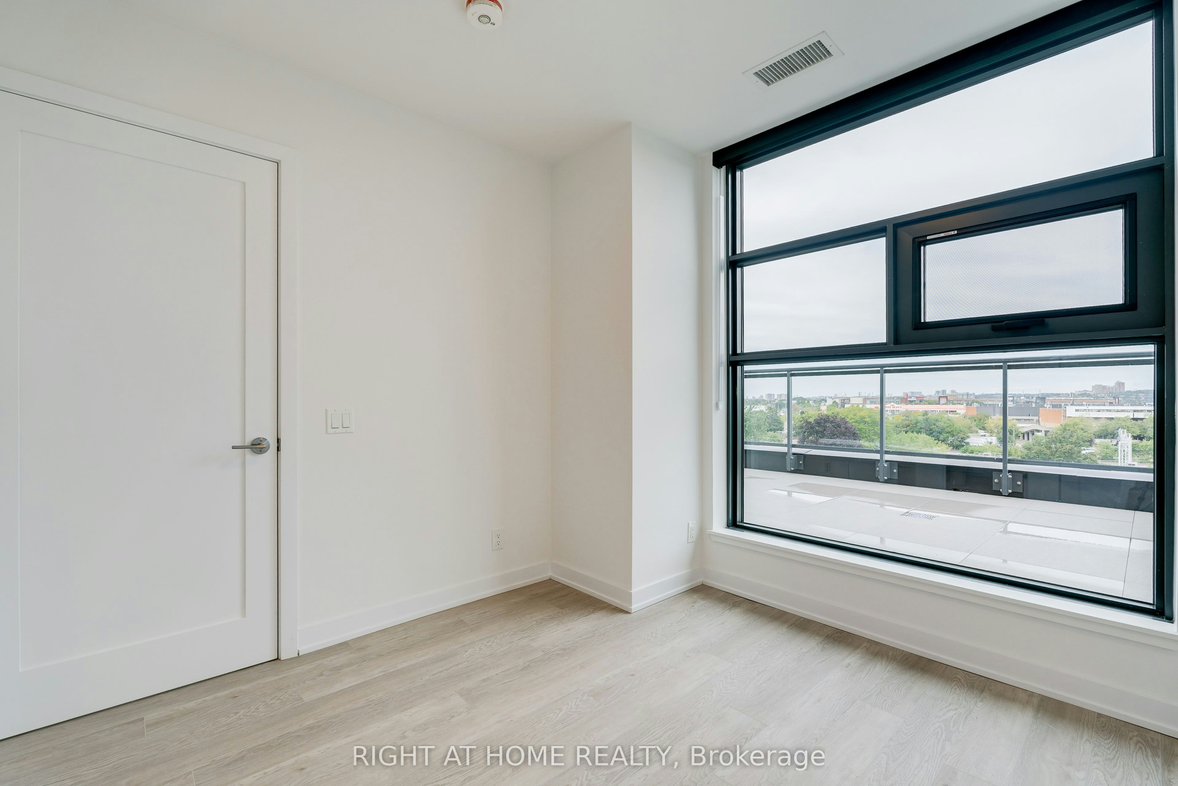 605-2946 Dundas Street W, Toronto, ON, M6P 1Y8 - 13