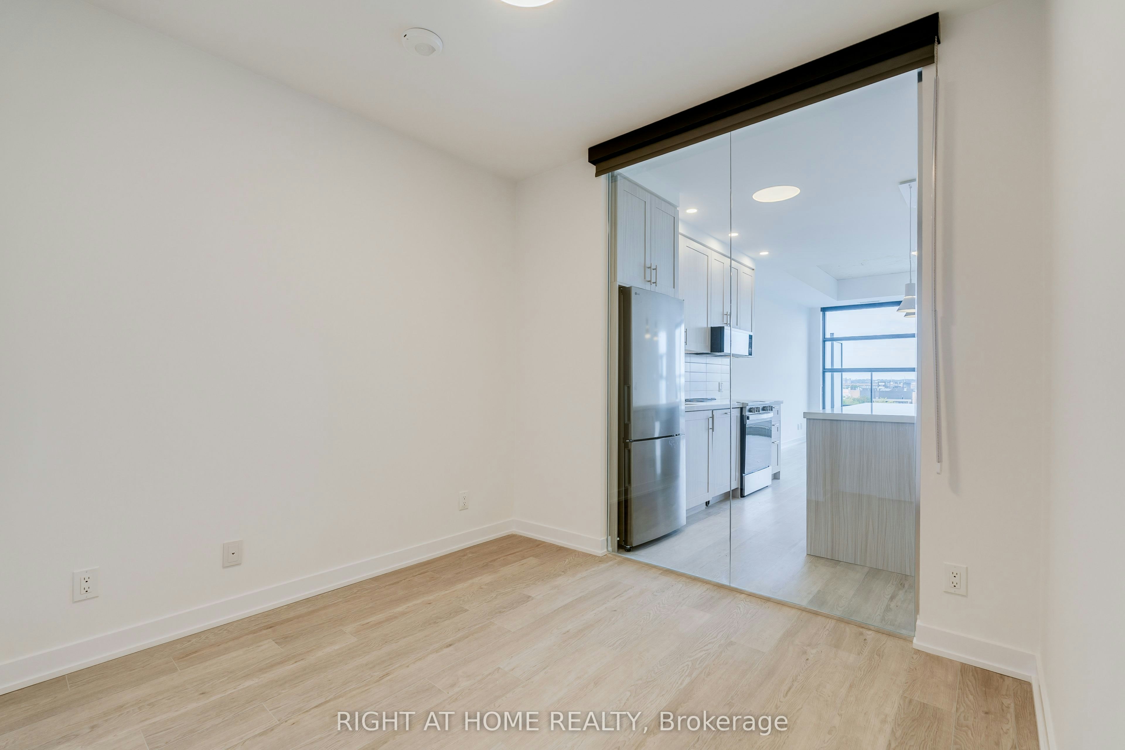 605-2946 Dundas Street W, Toronto, ON, M6P 1Y8 - 5