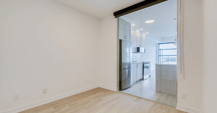 605-2946 Dundas Street W, Toronto, ON, M6P 1Y8 - 5