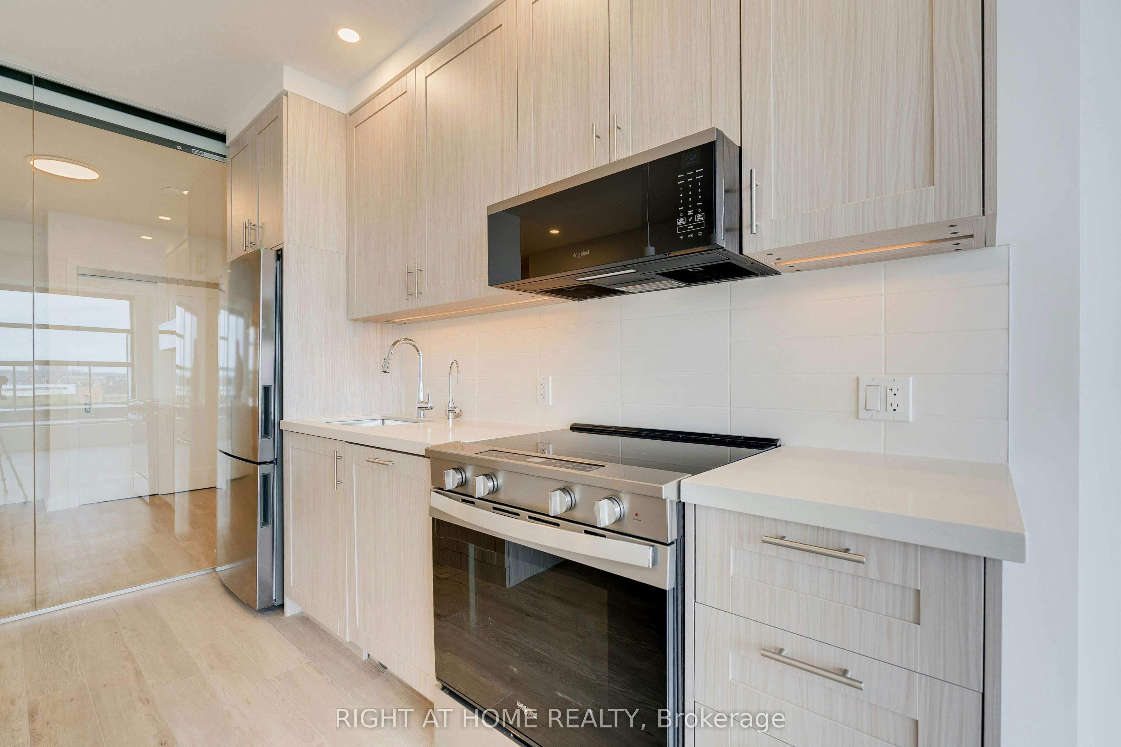 605-2946 Dundas Street W, Toronto, ON, M6P 1Y8 - 10