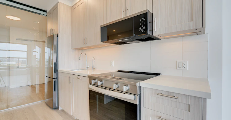 605-2946 Dundas Street W, Toronto, ON, M6P 1Y8 - 10