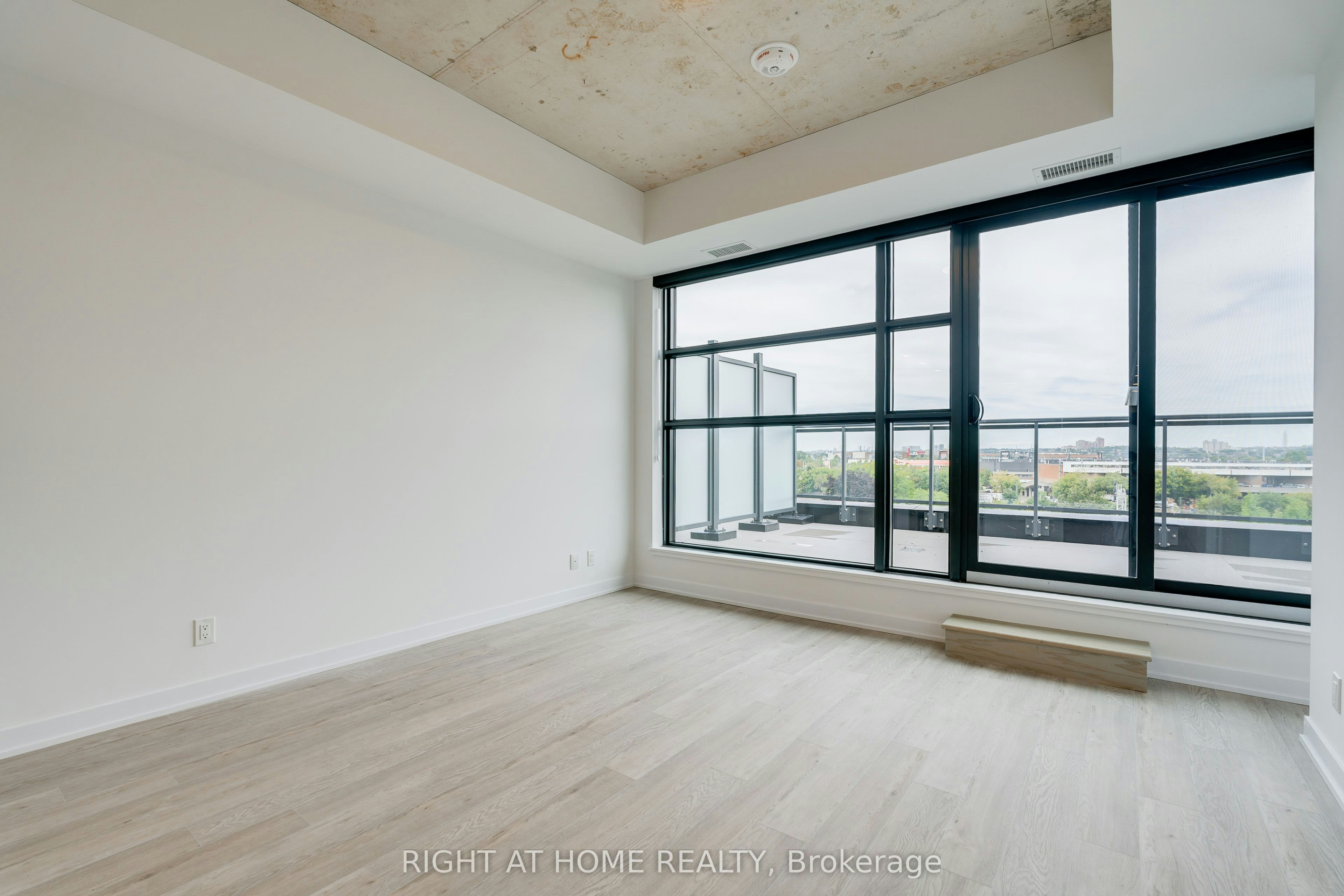 605-2946 Dundas Street W, Toronto, ON, M6P 1Y8 - 12