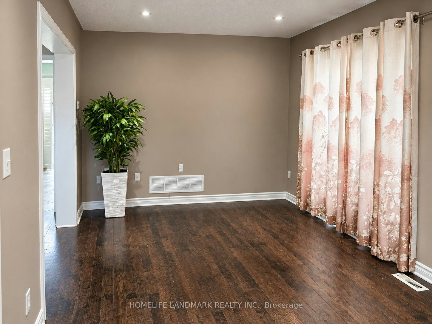 19 Wetmeadow Drive, Brampton, ON, L7A 2T6 - 3