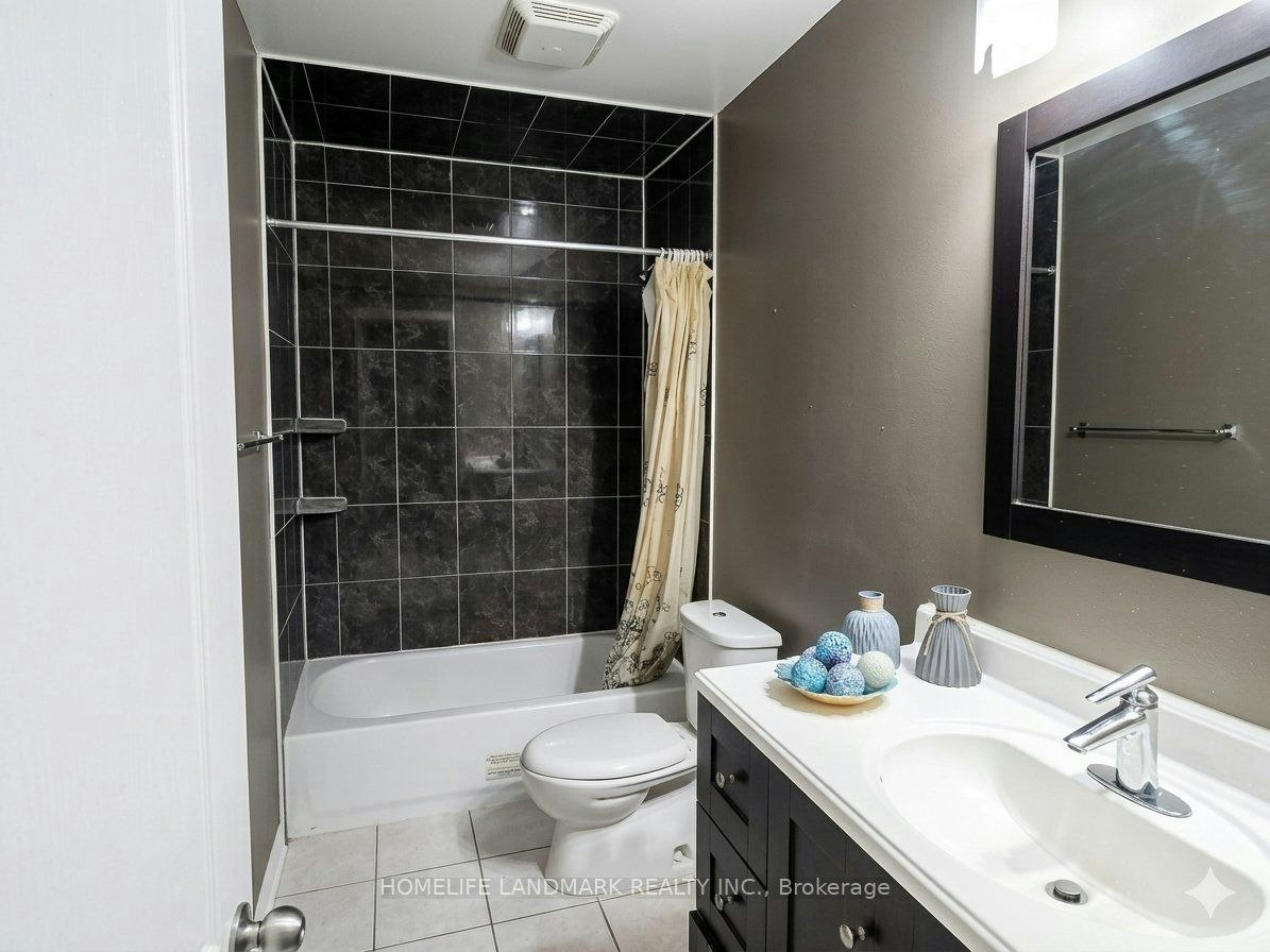 19 Wetmeadow Drive, Brampton, ON, L7A 2T6 - 11