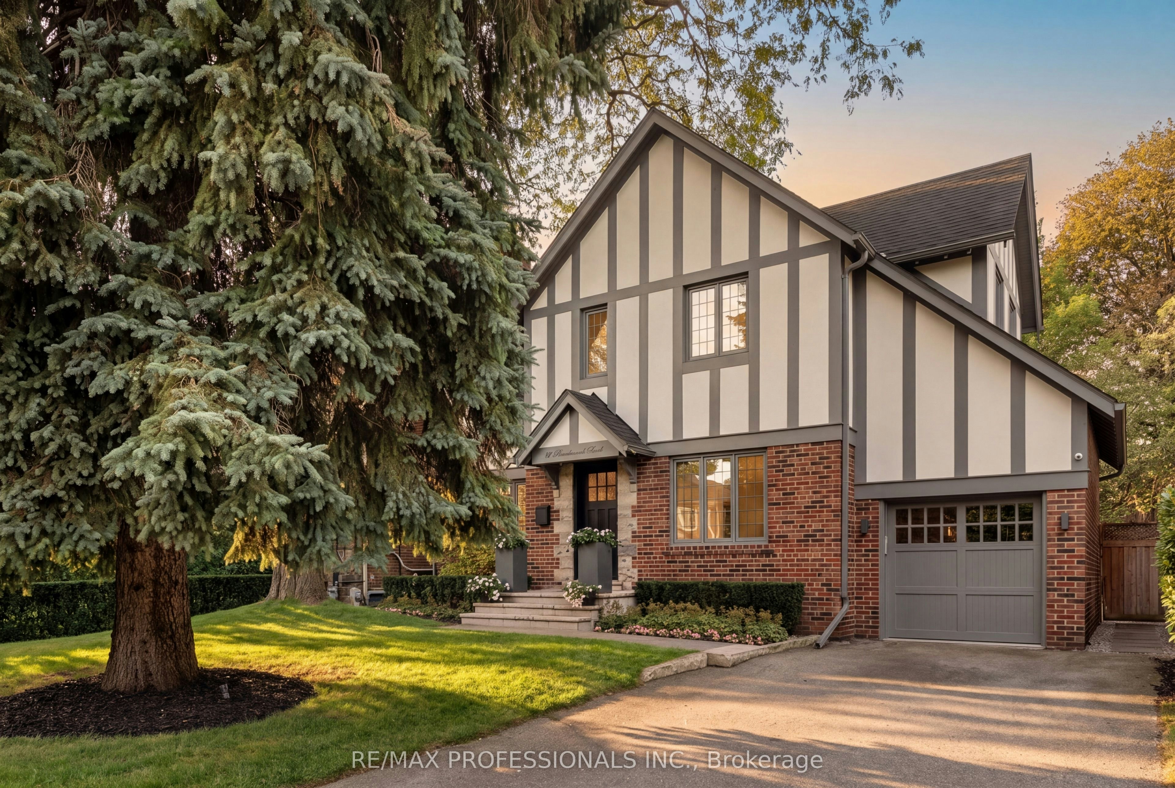 80 Humbervale Boulevard, Toronto, ON, M8Y 3P4