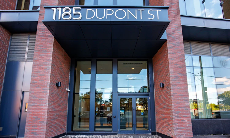 1402-1185 Dupont Street