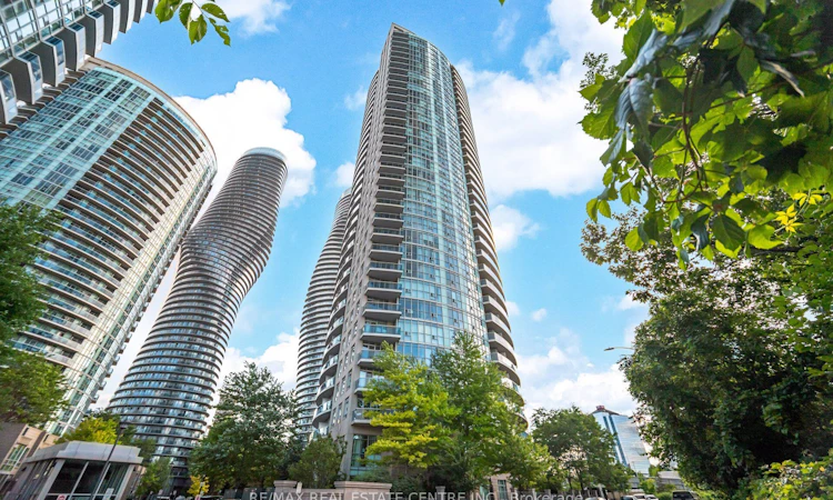 607-80 Absolute Avenue