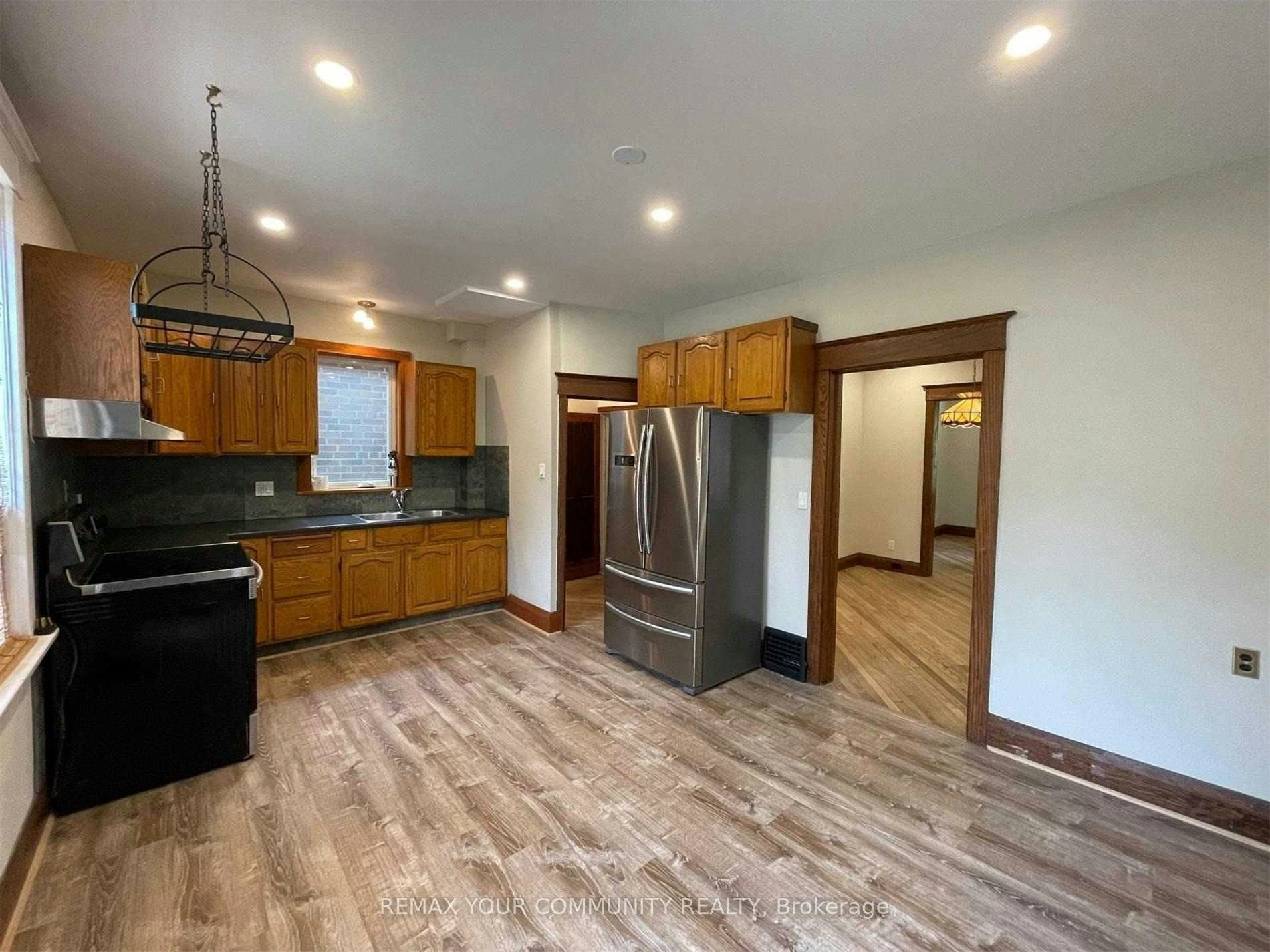 52 Seventh Street, Toronto, ON, M8V 3B2 - 4