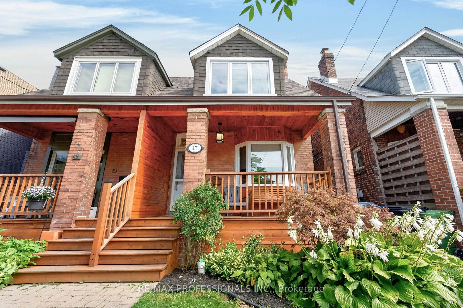 17 Fifth Street, Toronto, ON, M8V 2Z1