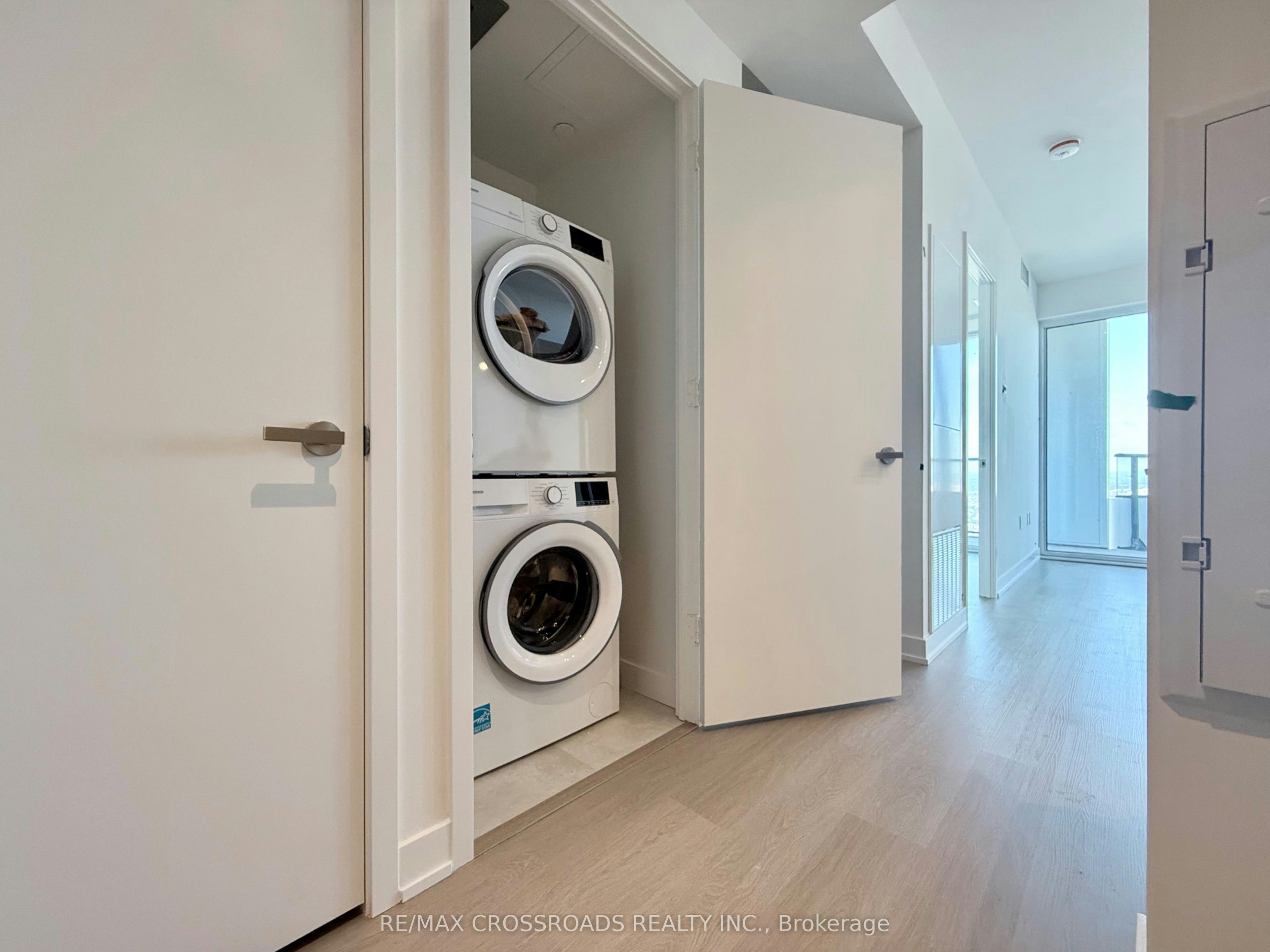 6304-448 Burnhamthorpe Road W, Mississauga, ON, L5B 0R4 - 11