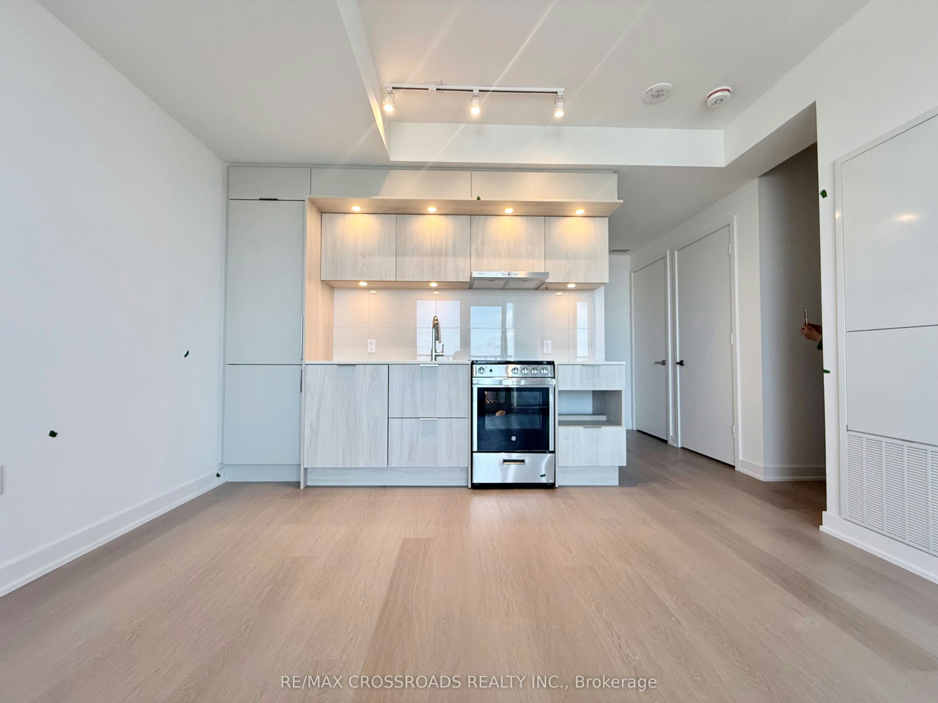 6304-448 Burnhamthorpe Road W, Mississauga, ON, L5B 0R4 - 6