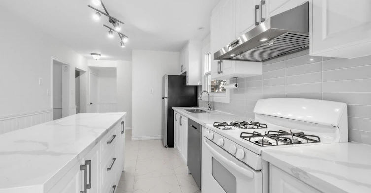 1572 Atrium Court, Mississauga, ON, L5H 2B8 - 12