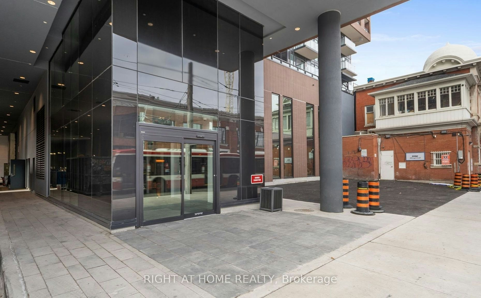 613-270 Dufferin Street, Toronto, ON, M6K 1Z6