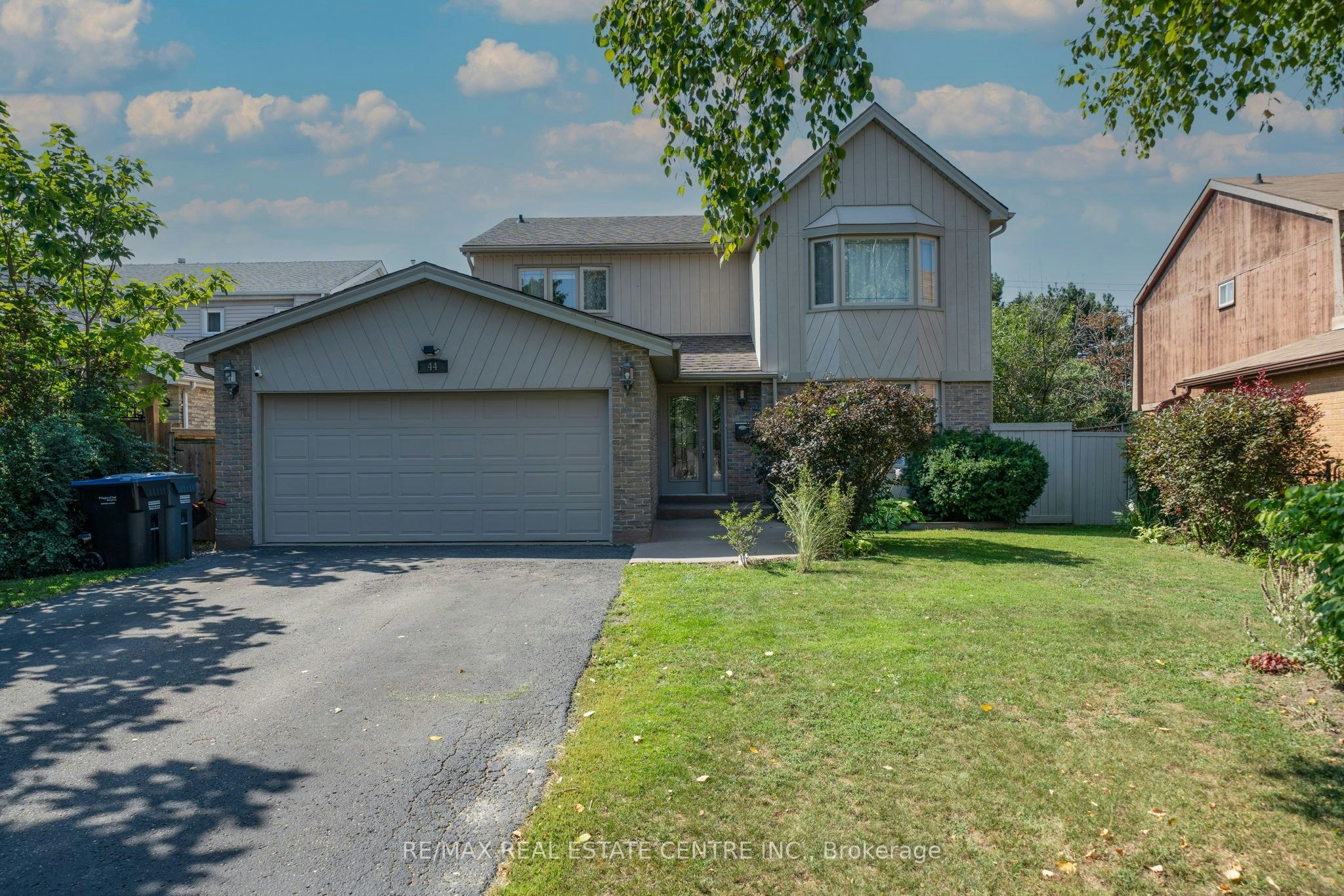 44 Madelaine Crescent, Brampton, ON, L6S 2Y9