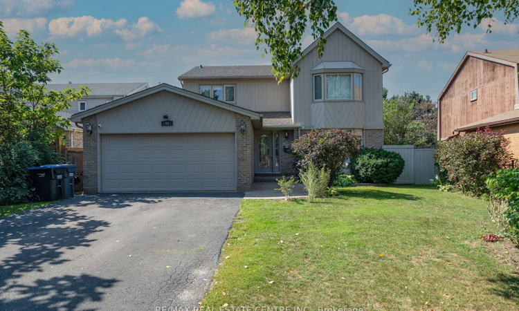 44 Madelaine Crescent
