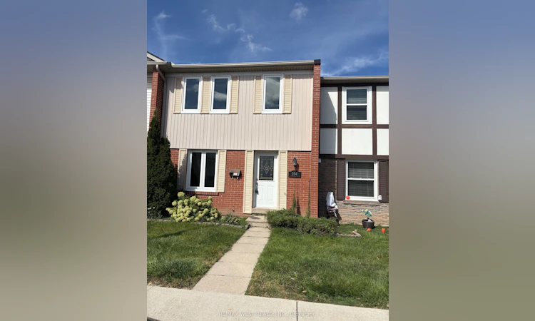 104-900 Central Park Drive S