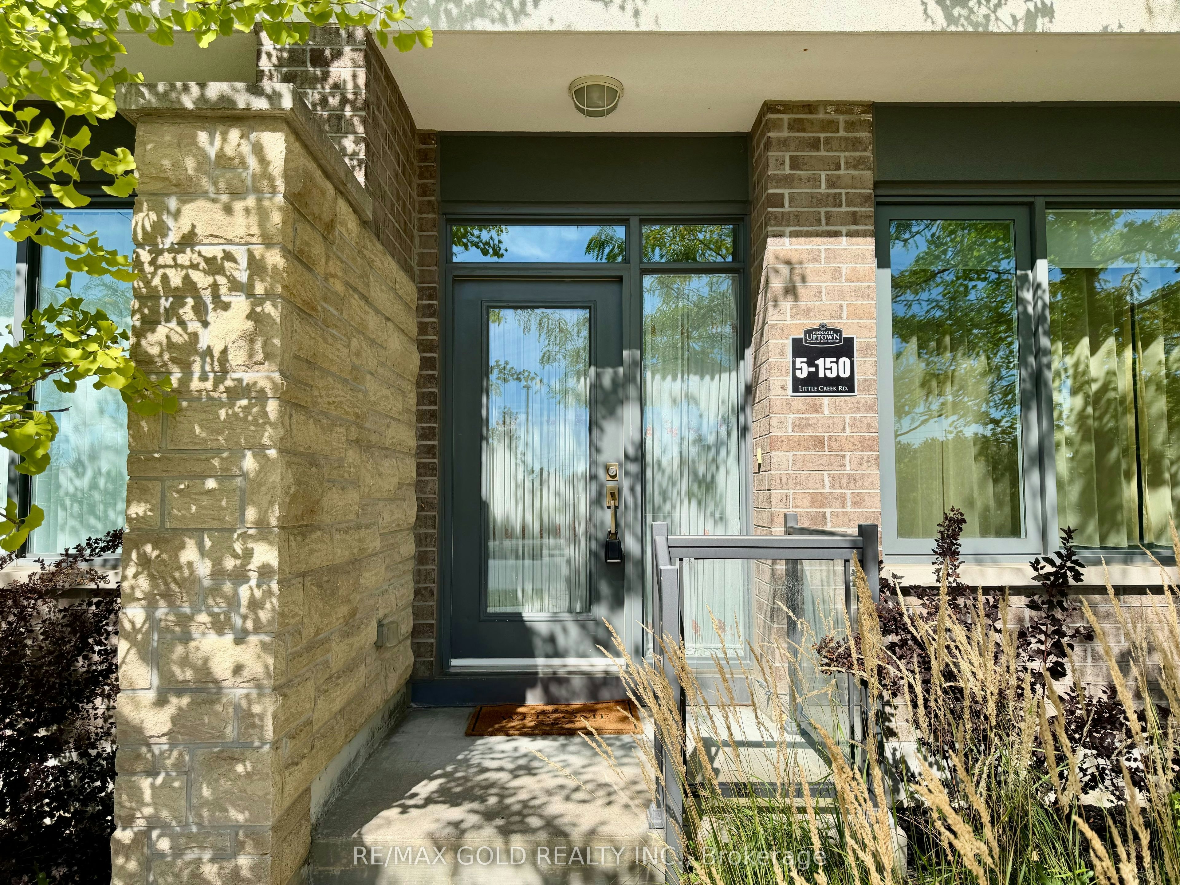 5-150 Little Creek Road, Mississauga, ON, L5R 0E9 - 2