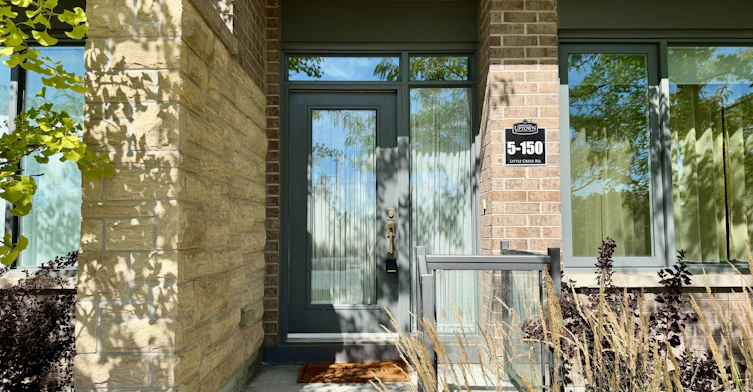 5-150 Little Creek Road, Mississauga, ON, L5R 0E9 - 2