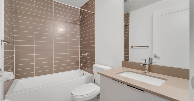 902-3071 Trafalgar Road, Oakville, ON, L6H 8C6 - 26