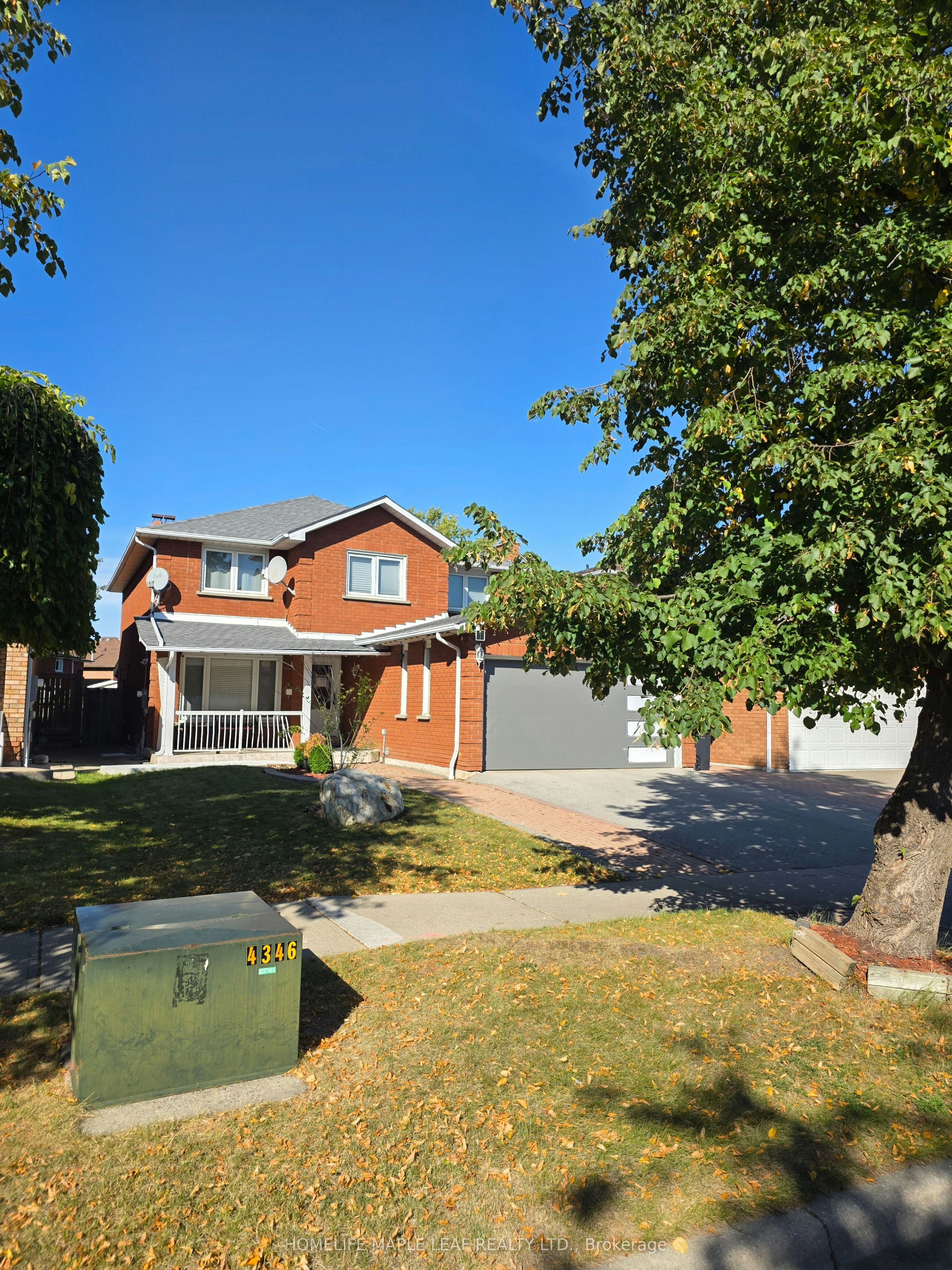 37 Coronation Circle, Brampton, ON, L6Z 4B1 3
