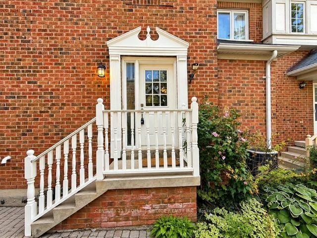 135 Ural Circle, Brampton, ON, L6R 1J6 - 2
