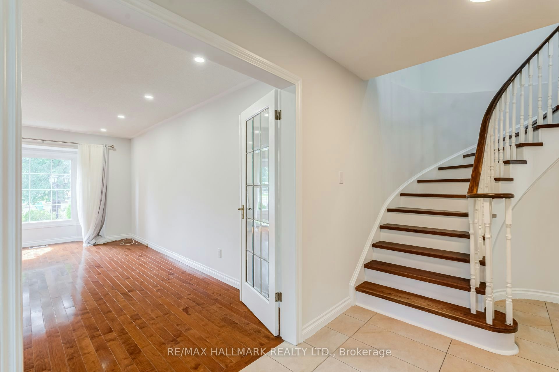 5031 Northern Lights Circle, Mississauga, ON, L5R 2P7 - 4