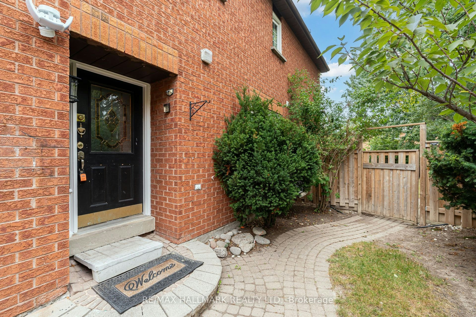 5031 Northern Lights Circle, Mississauga, ON, L5R 2P7 - 2