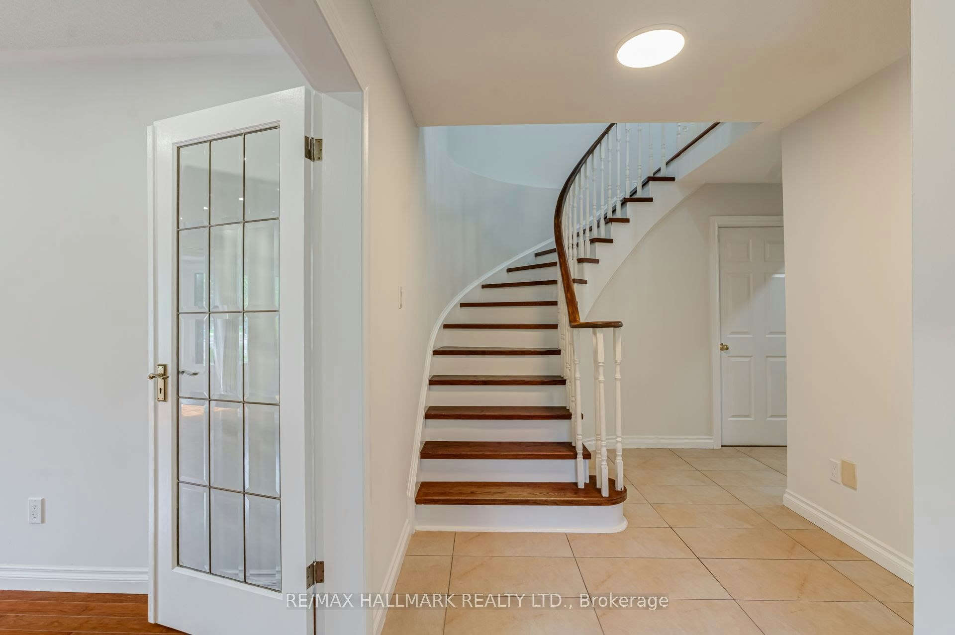 5031 Northern Lights Circle, Mississauga, ON, L5R 2P7 - 3