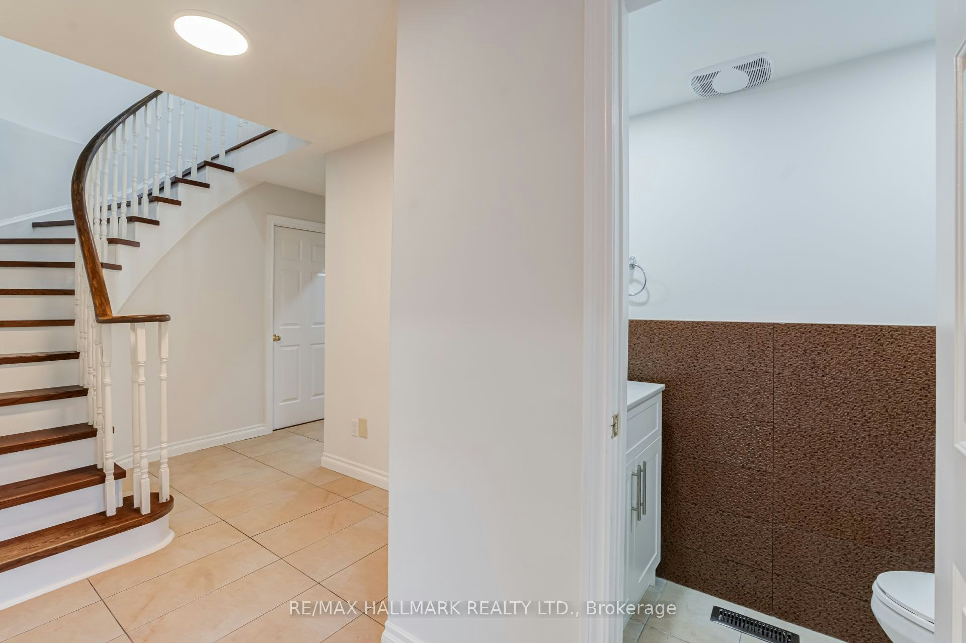 5031 Northern Lights Circle, Mississauga, ON, L5R 2P7 - 5