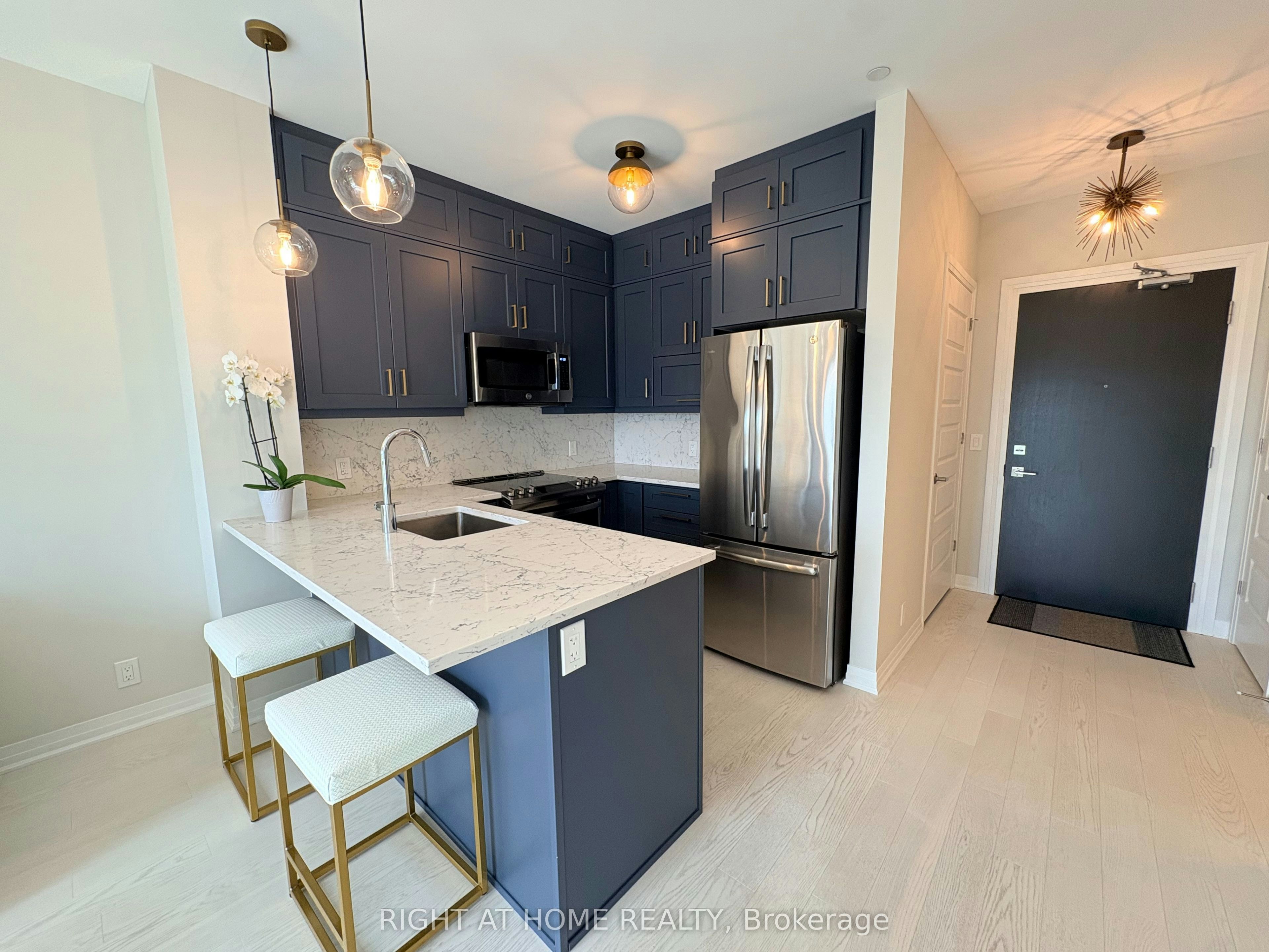 527-102 Grovewood Common, Oakville, ON, L6H 0X2 - 4