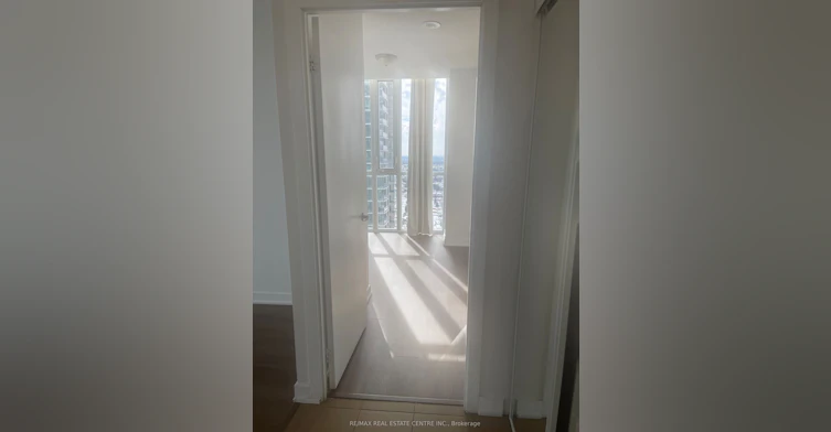 2104-4070 Confederation Parkway, Mississauga, ON, L5B 0E9 - 29