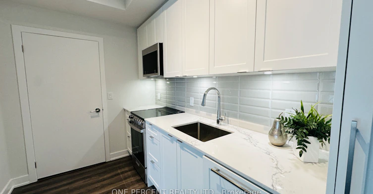 1011-4130 Parkside Village Drive, Mississauga, ON, L5B 0L7 - 17