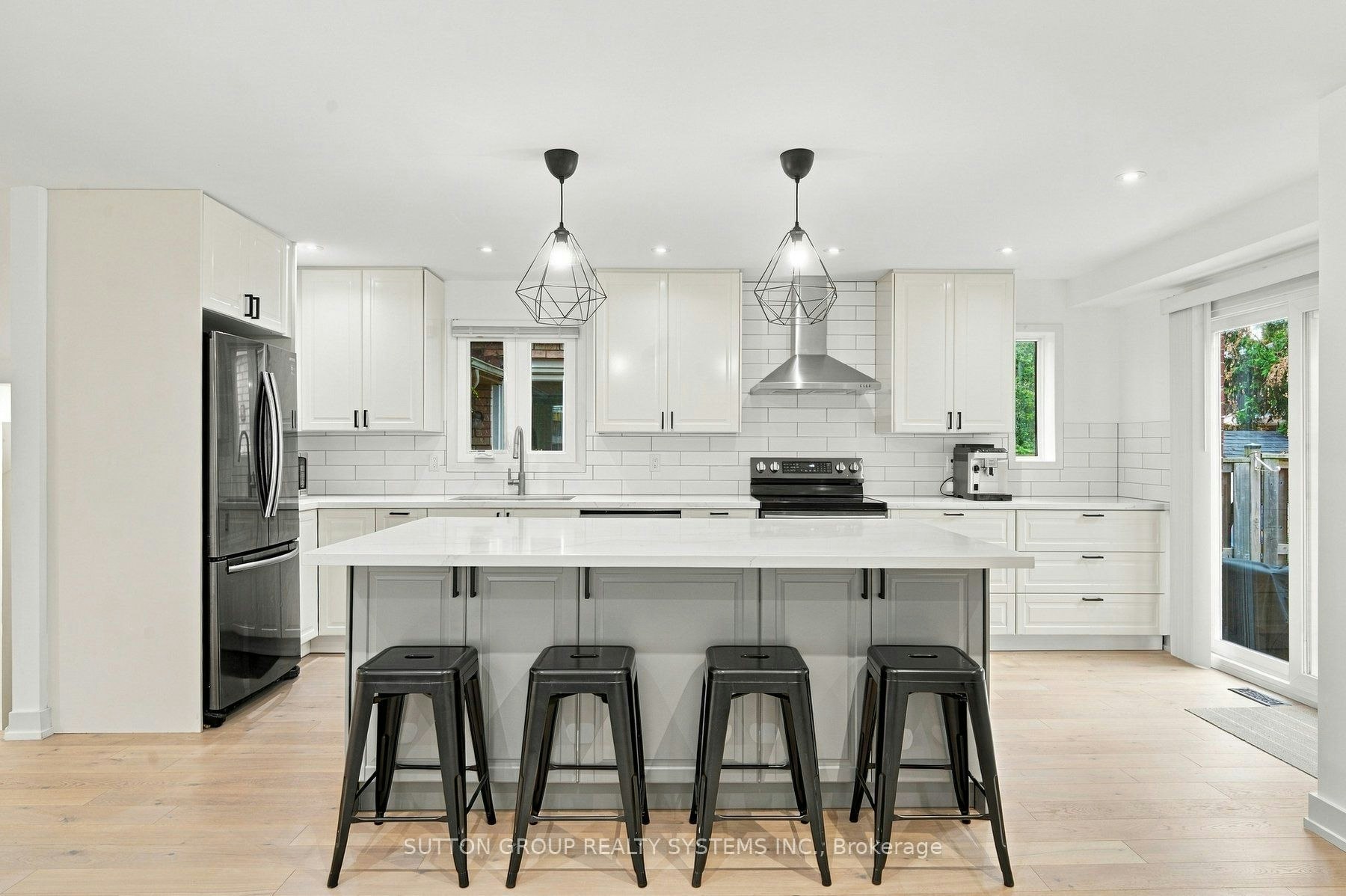 2250 Munn's Avenue, Oakville, ON, L6H 3M8