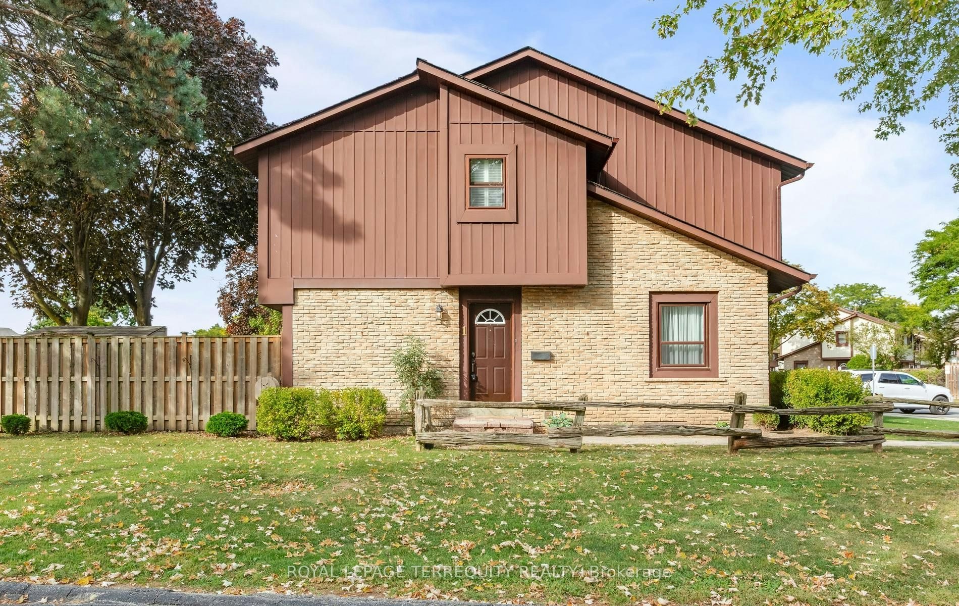 1-6650 Falconer Drive, Mississauga, ON, L5N 1B5