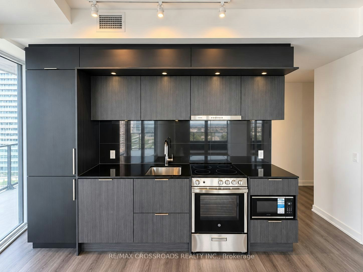 1304-448 Burnhamthorpe Road W, Mississauga, ON, L5B 0R4 - 4