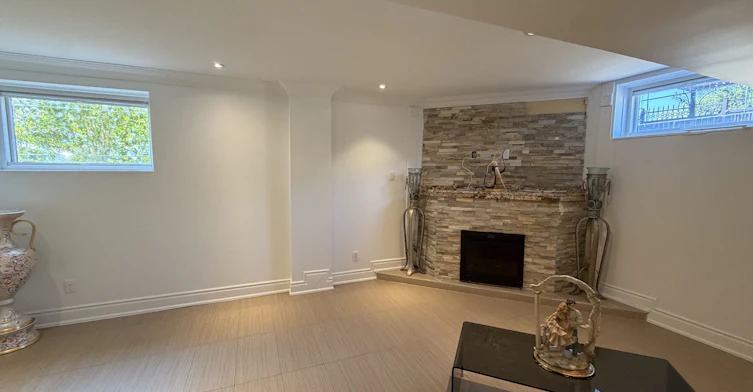 BSMT-190 Falstaff Avenue, Toronto, ON, M6L 3C3 - 17