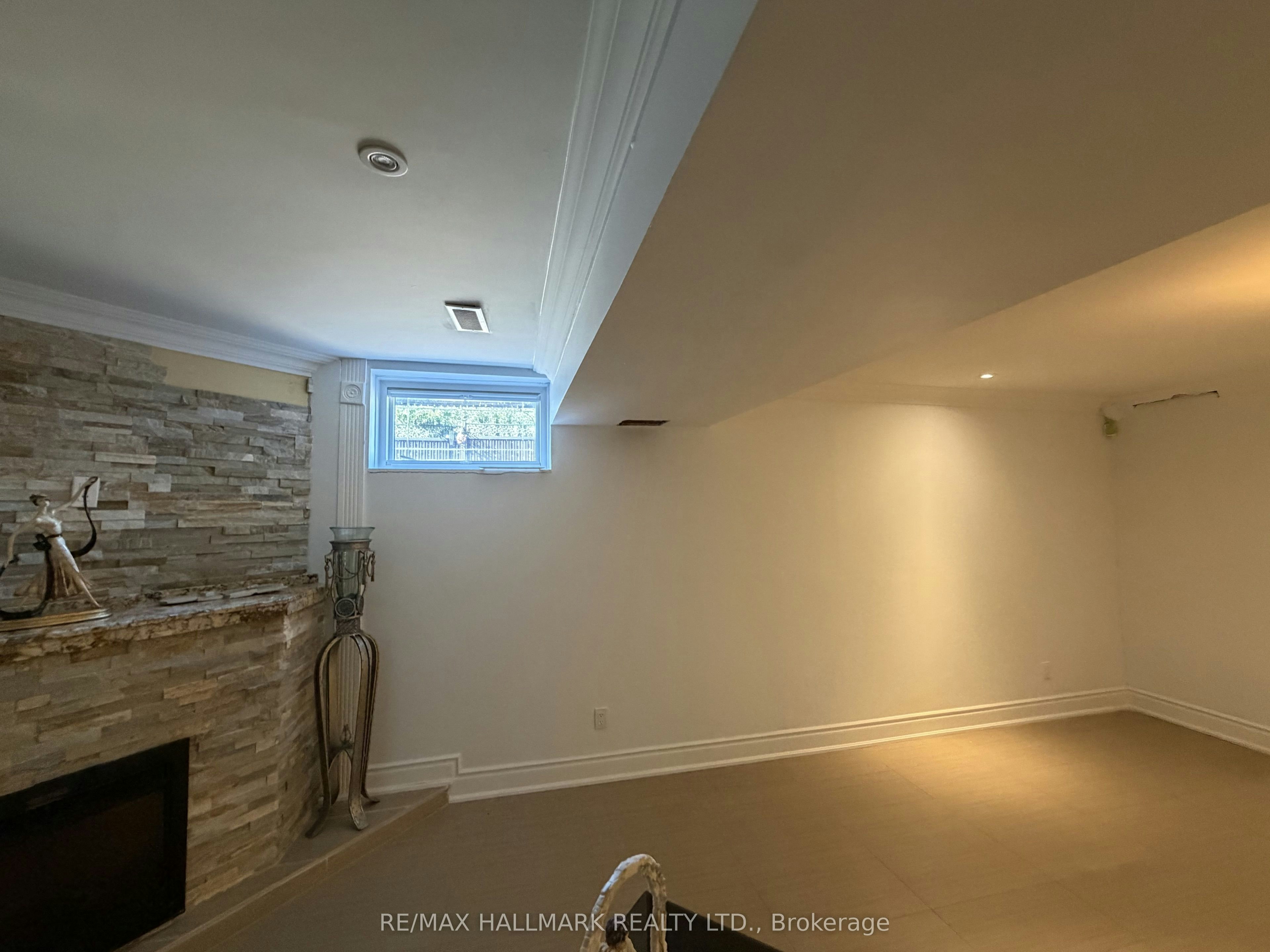 BSMT-190 Falstaff Avenue, Toronto, ON, M6L 3C3 - 13