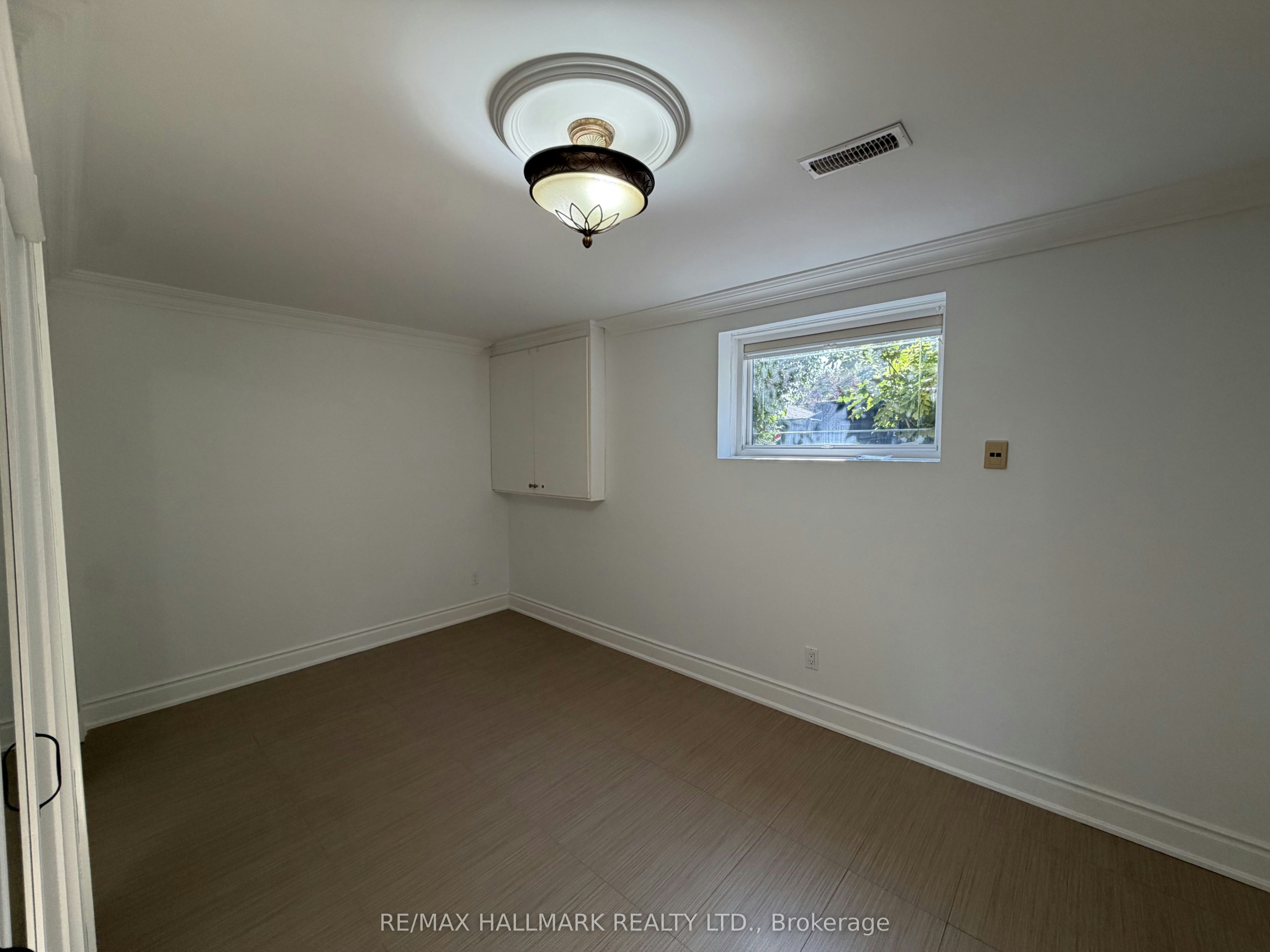 BSMT-190 Falstaff Avenue, Toronto, ON, M6L 3C3 - 19