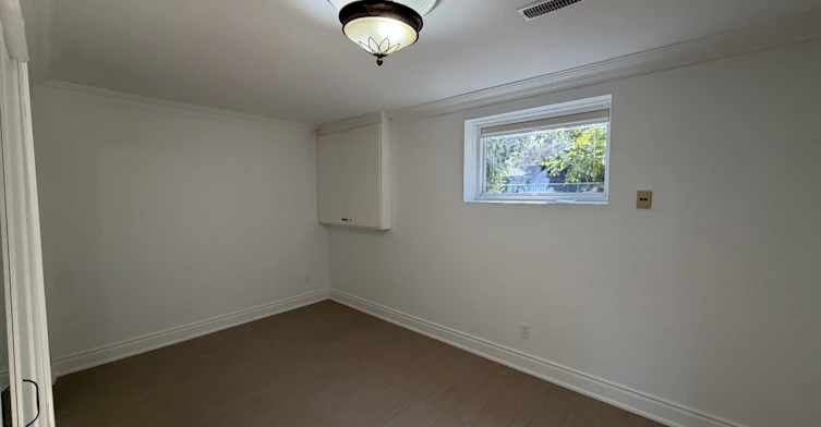 BSMT-190 Falstaff Avenue, Toronto, ON, M6L 3C3 - 19