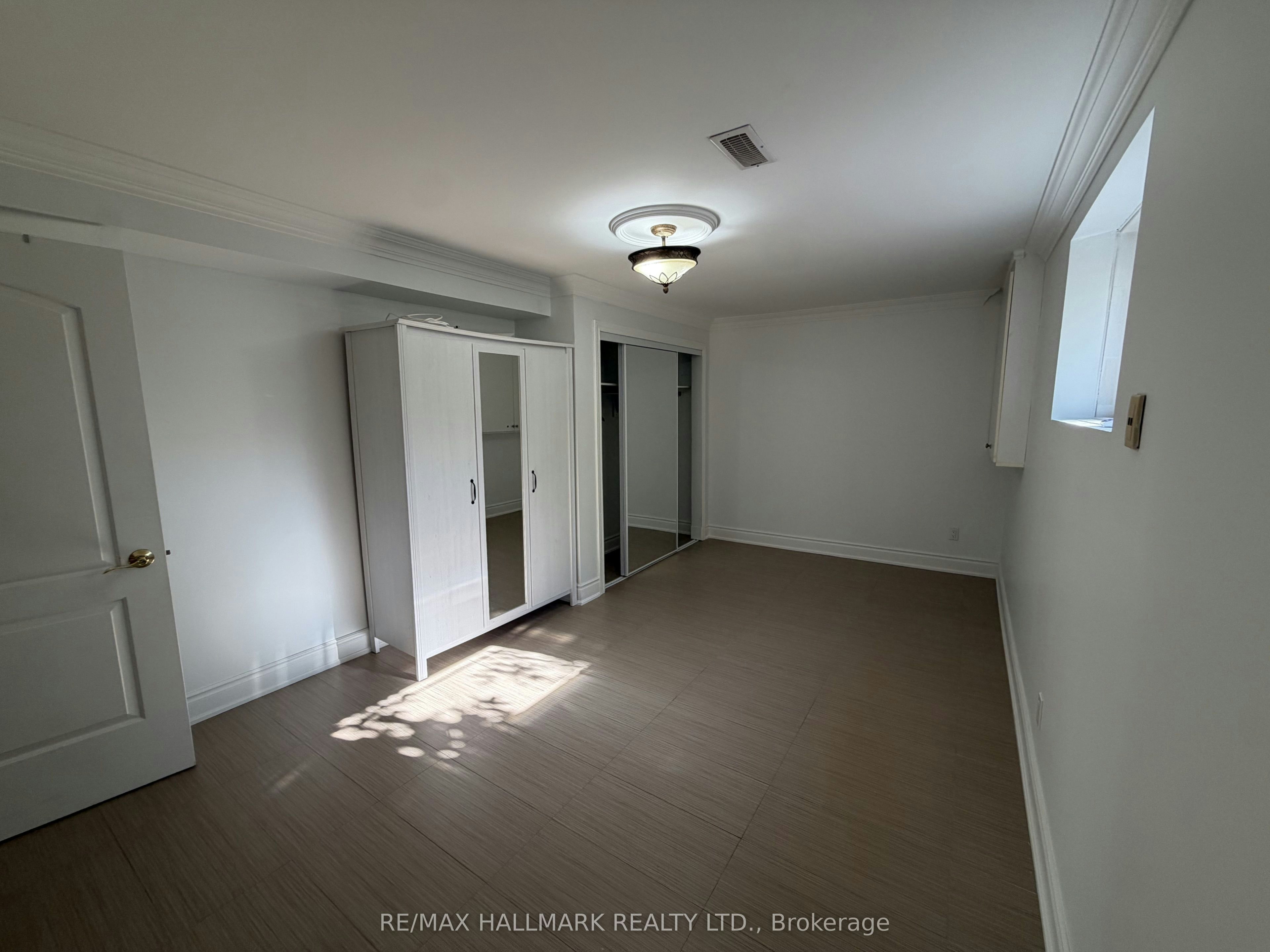 BSMT-190 Falstaff Avenue, Toronto, ON, M6L 3C3 - 18