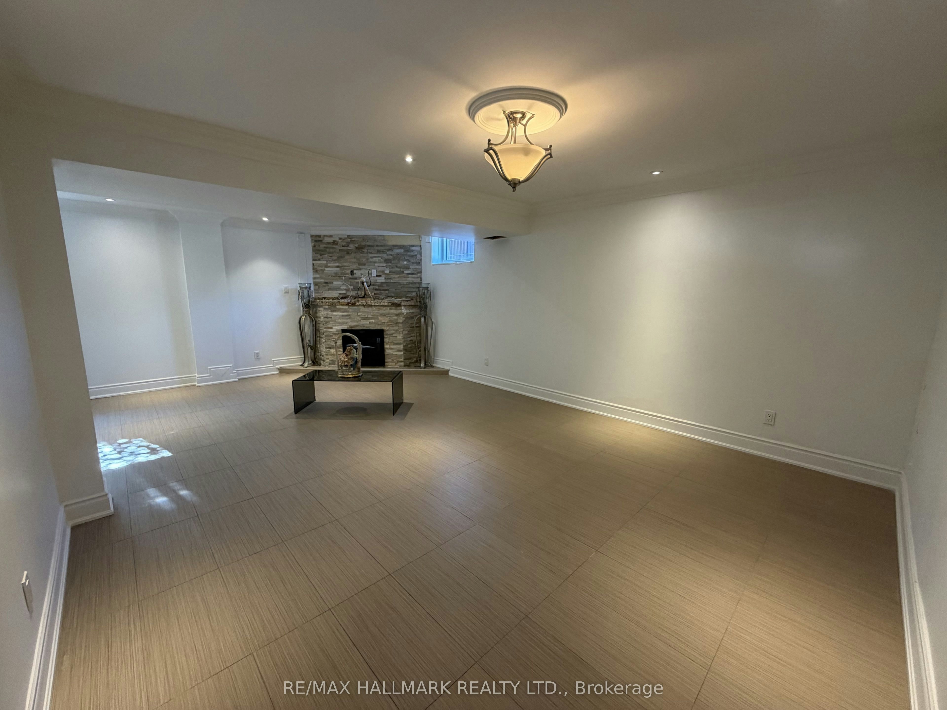 BSMT-190 Falstaff Avenue, Toronto, ON, M6L 3C3 - 14