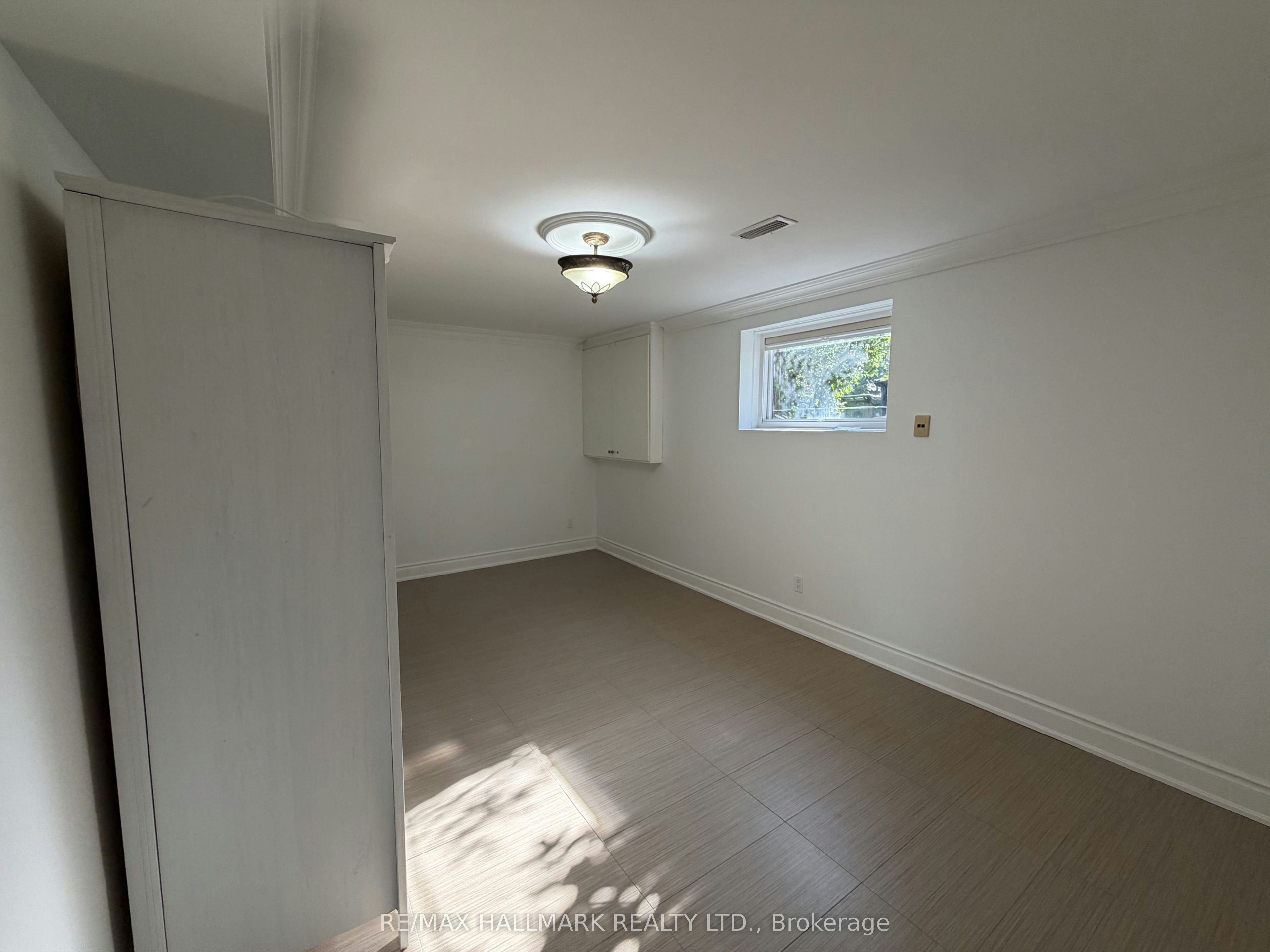 BSMT-190 Falstaff Avenue, Toronto, ON, M6L 3C3 - 21