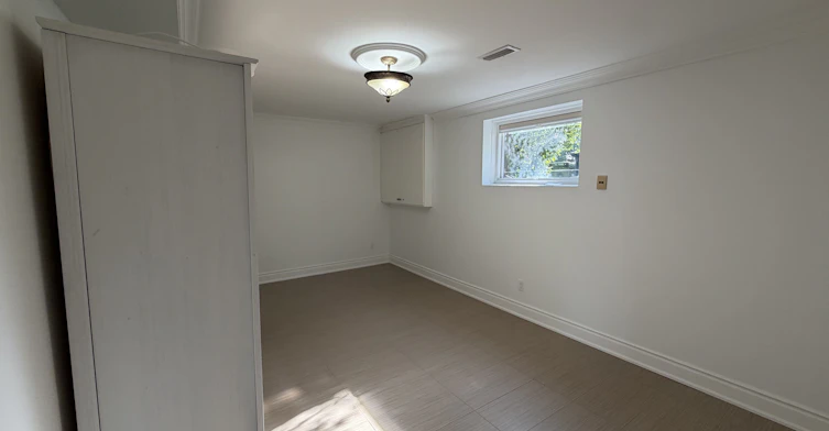 BSMT-190 Falstaff Avenue, Toronto, ON, M6L 3C3 - 21
