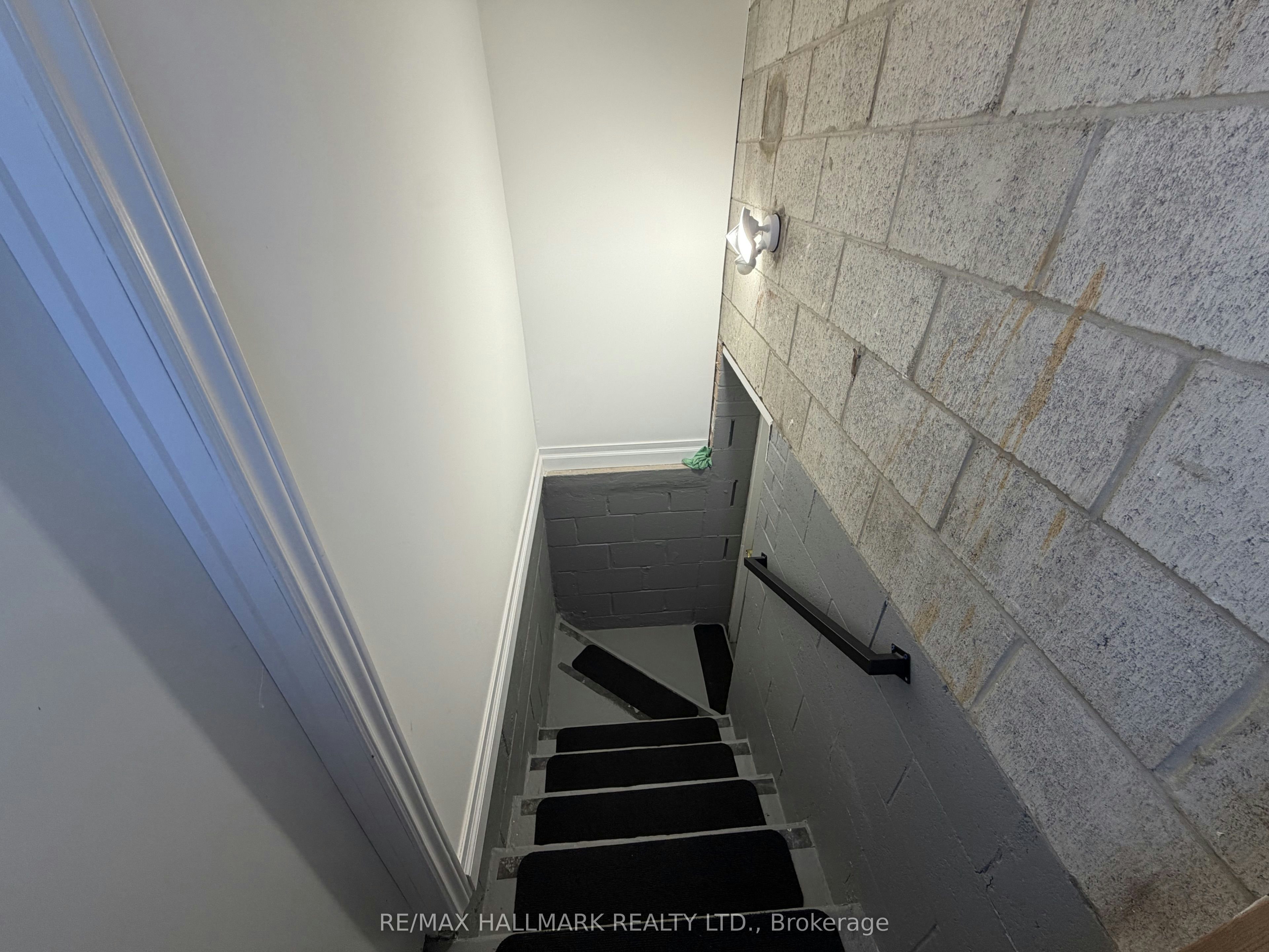 BSMT-190 Falstaff Avenue, Toronto, ON, M6L 3C3 - 6