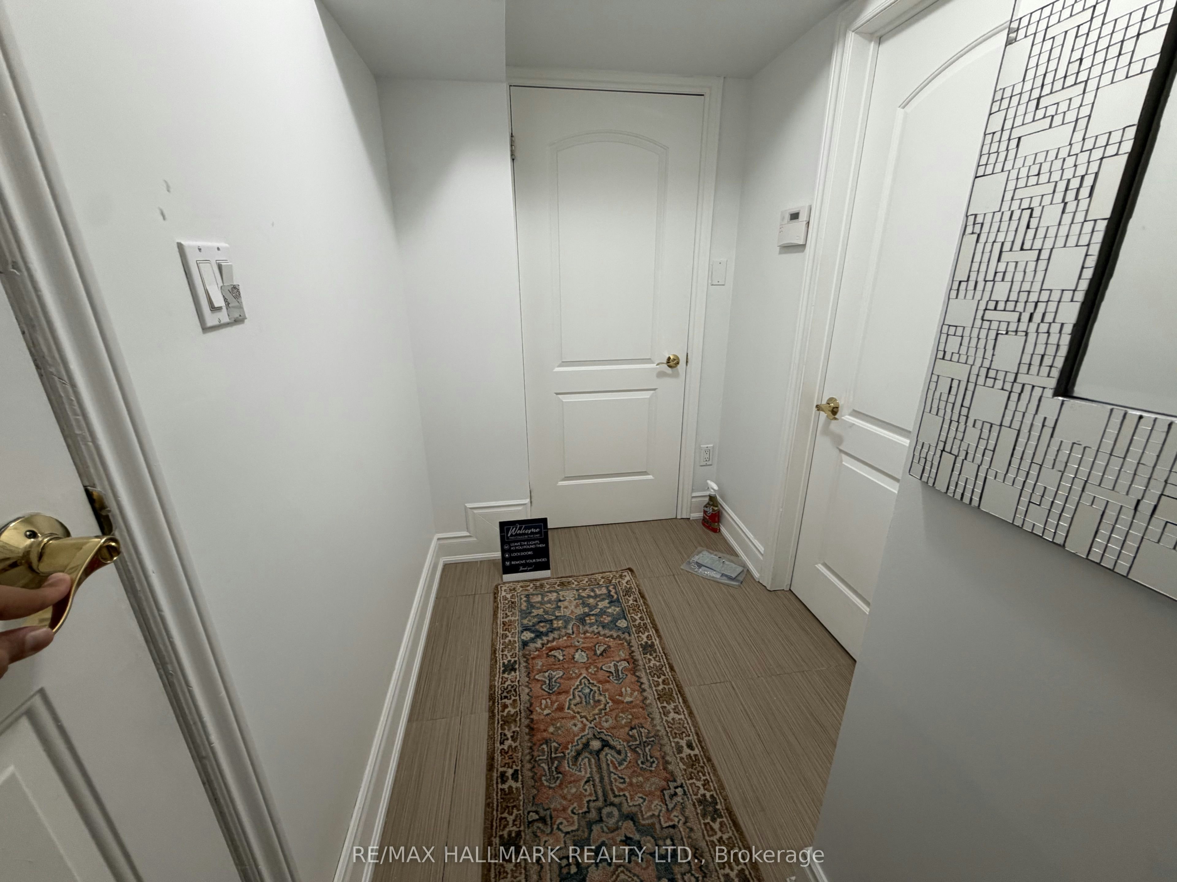BSMT-190 Falstaff Avenue, Toronto, ON, M6L 3C3 - 7